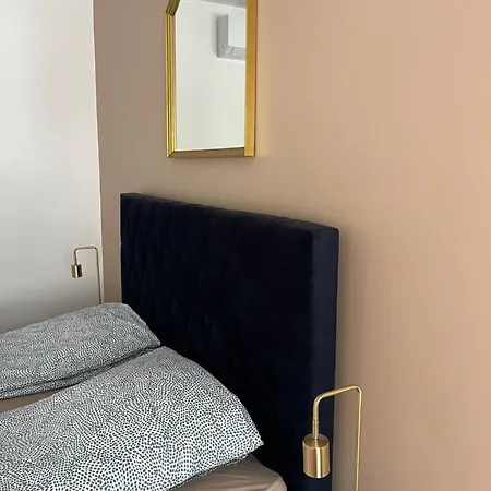 Ursula Trendy Apartament *